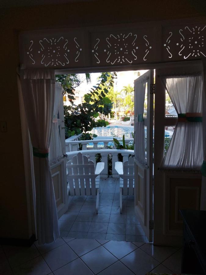 Cozy Villa Escape Runaway Bay Extérieur photo