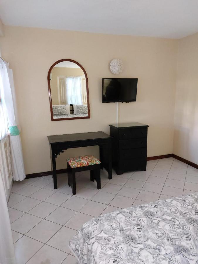 Cozy Villa Escape Runaway Bay Extérieur photo